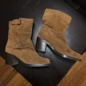 Intentionally Blank Heeled Brown Boots